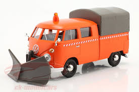 Volkswagen Type 2 (TI) PU with Snowplow Orange - 1/24 Scale - MotorMax - MOT79593