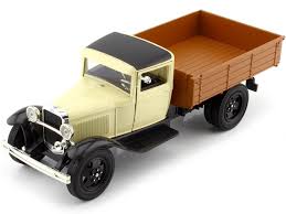 Ford Model AA Cream 1931 - 1/24 Scale - MotorMax - MOT79377W