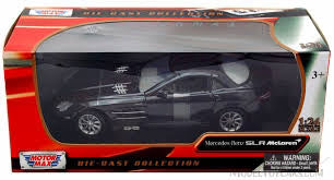 Mercedes-Benz SLR McLaren Black - 1/24 Scale - MotorMax - MOT73306 BLACK