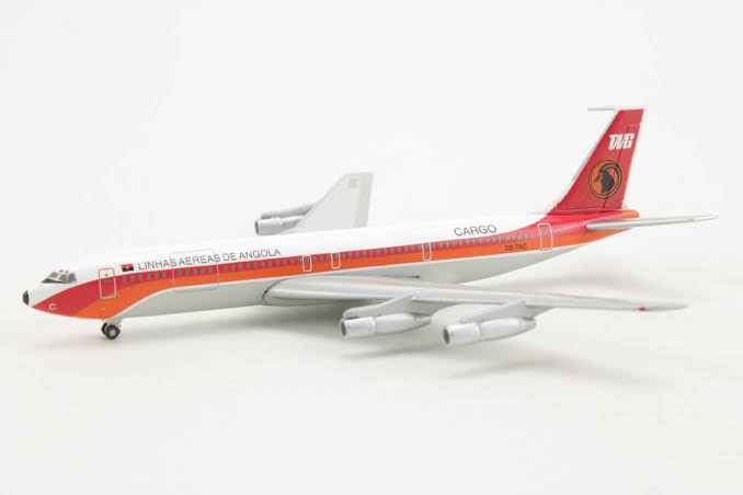 TAAG Angola Airlines Cargo Set - Lockheed L-100 & Boeing 707 - 1/500 Scale Herpa 513715