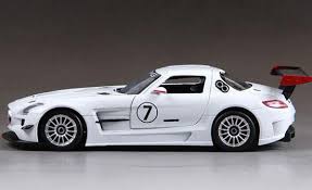 Mercedes-Benz SLS AMG GT3 Racing White #7 - 1/24 Scale - MotorMax - MOT73772