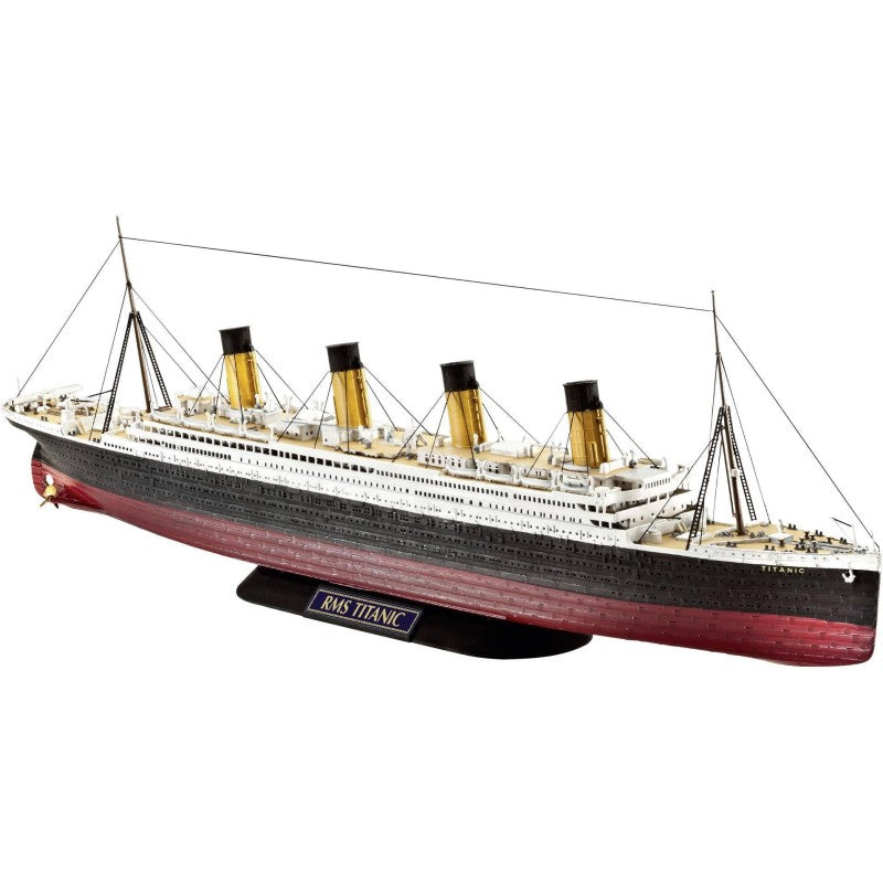 R.M.S. Titanic - 1/700 Scale - Revell - REV05210