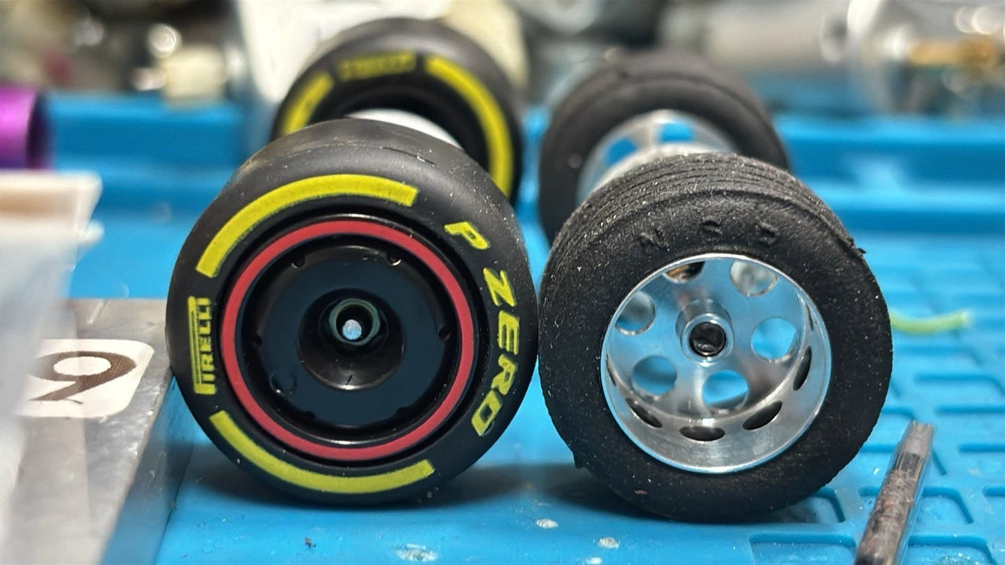 DIGITAL Red Bull F1 RB20 "M.Verstappen #1" 1/32 Scale Carrera Car32046