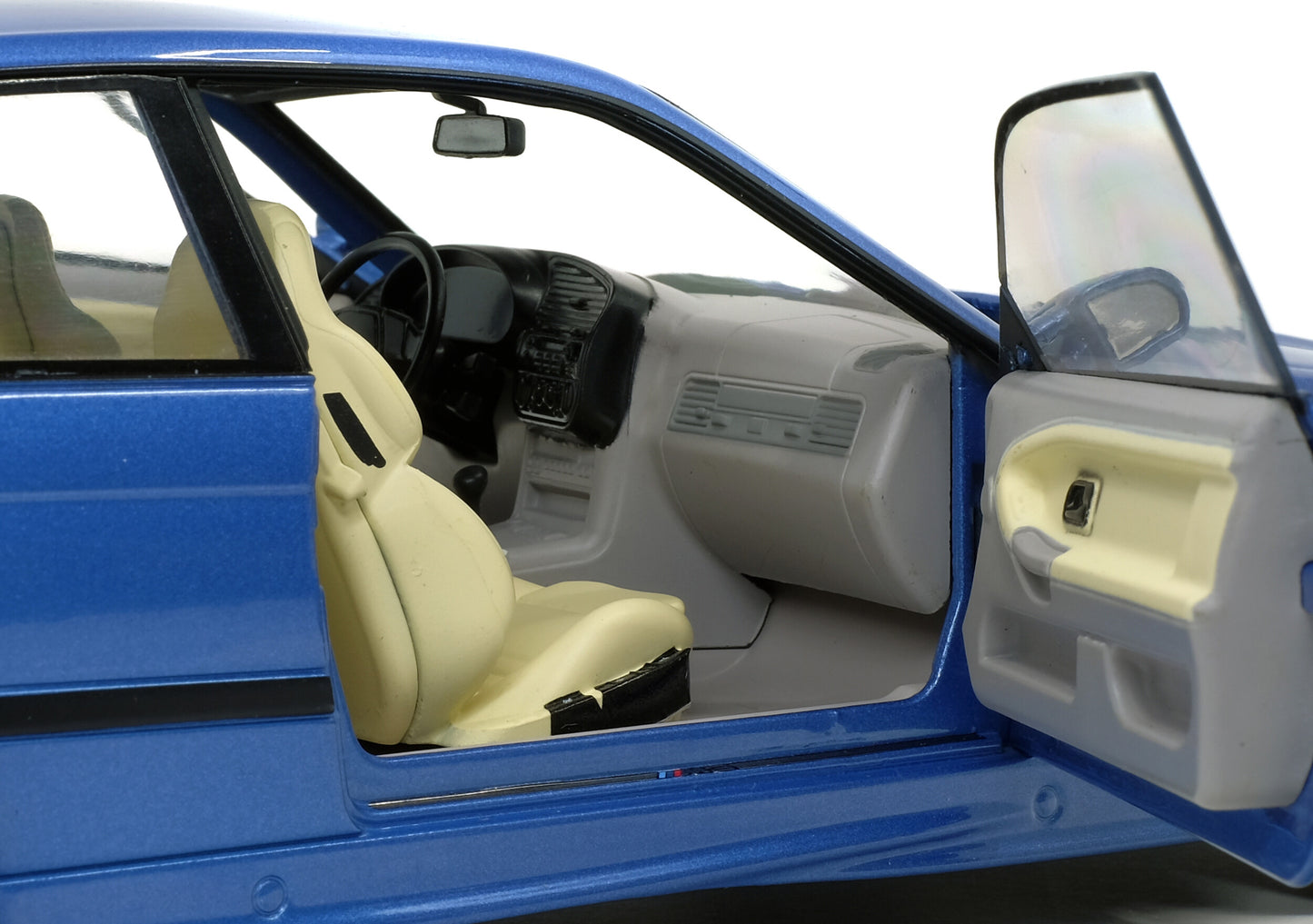 BMW E36 Coupé M3 – Bleu Estoril – 1990 1/18 Solido S1803901