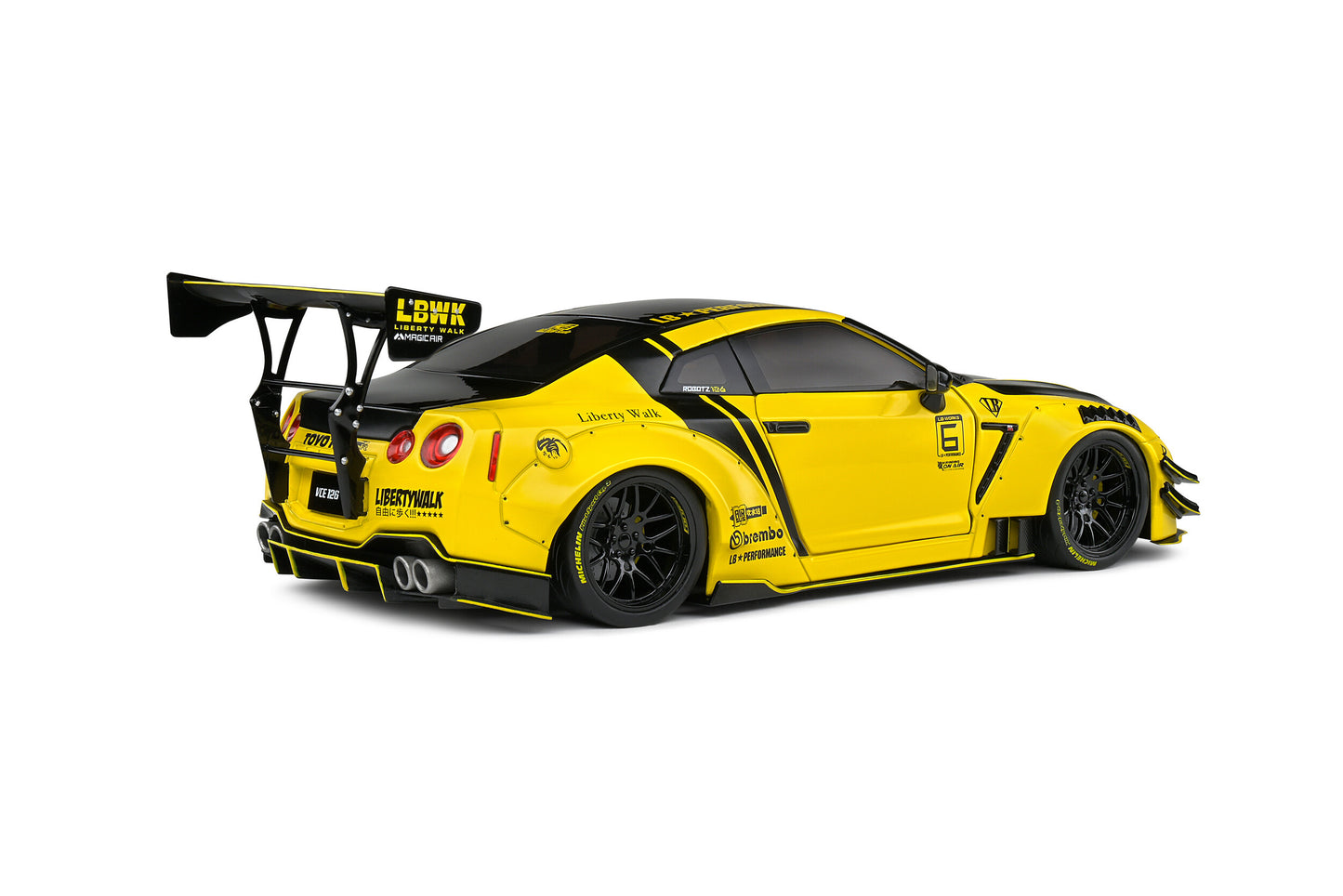 Nissan GT-R (R35) W/ Liberty Walk Body Kit 2.0 2020 1/18 Solido S1805809