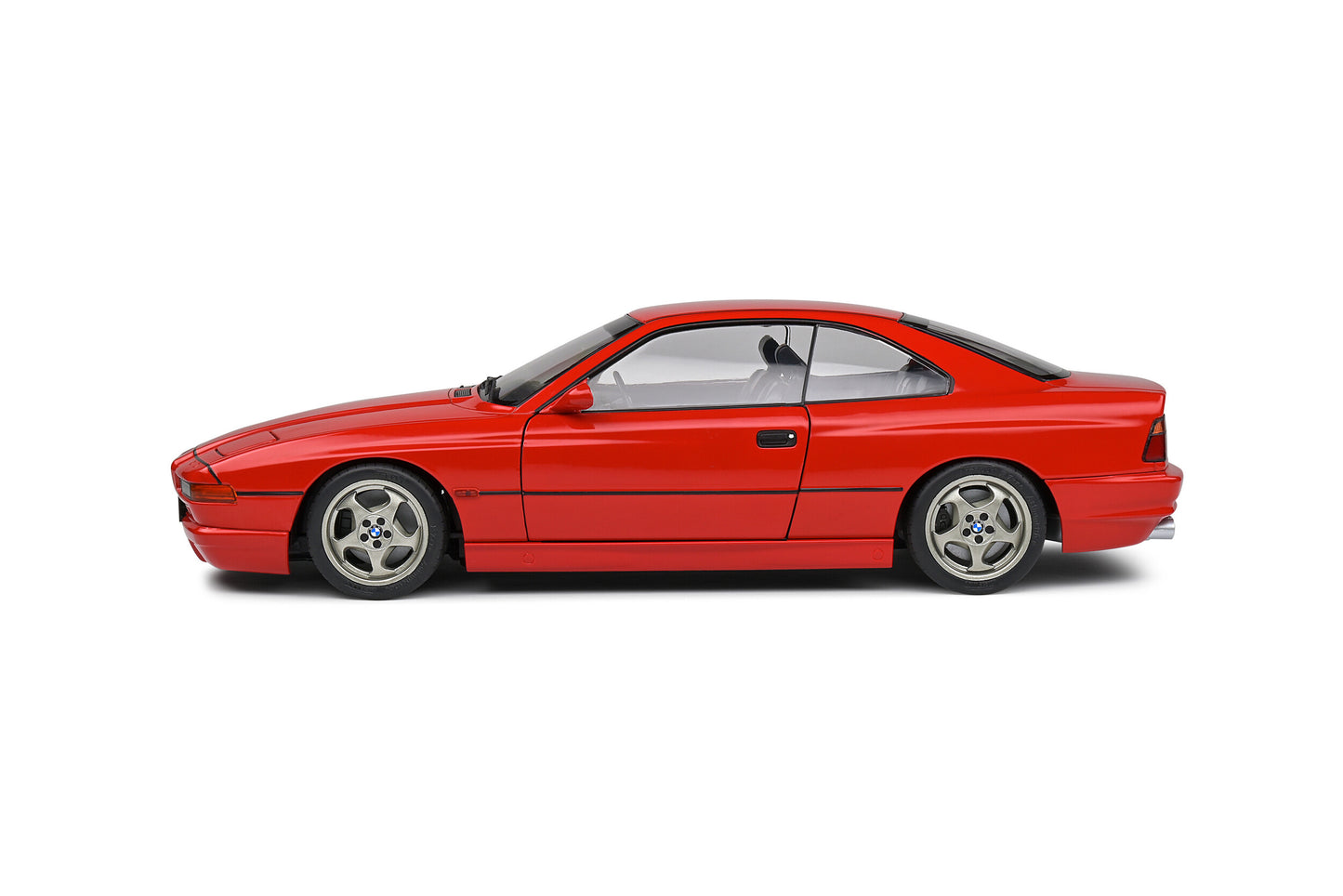 BMW 850 (E31) CSI – Brilliant Rot – 1990 1/18 Solido S1807001