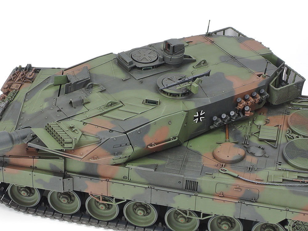 Leopard 2 A6 Main Battle Tank 1/35 Scale Tamiya 35271