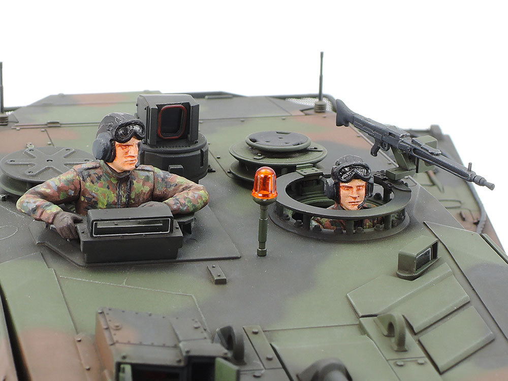 Leopard 2 A6 Main Battle Tank 1/35 Scale Tamiya 35271