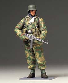 WWII German Infantryman 1/16 Scale Tamiya 36304