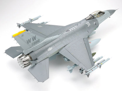 F-16CJ Fighting Falcon 1/32 Scale Tamiya 60315