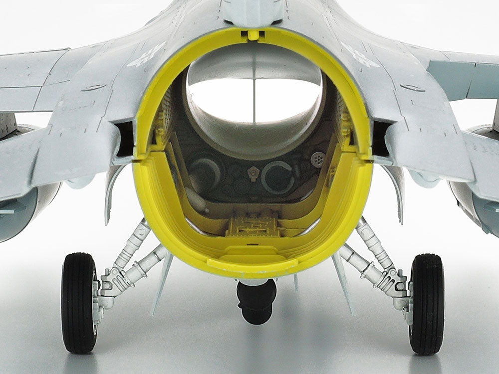 F-16CJ Fighting Falcon 1/32 Scale Tamiya 60315