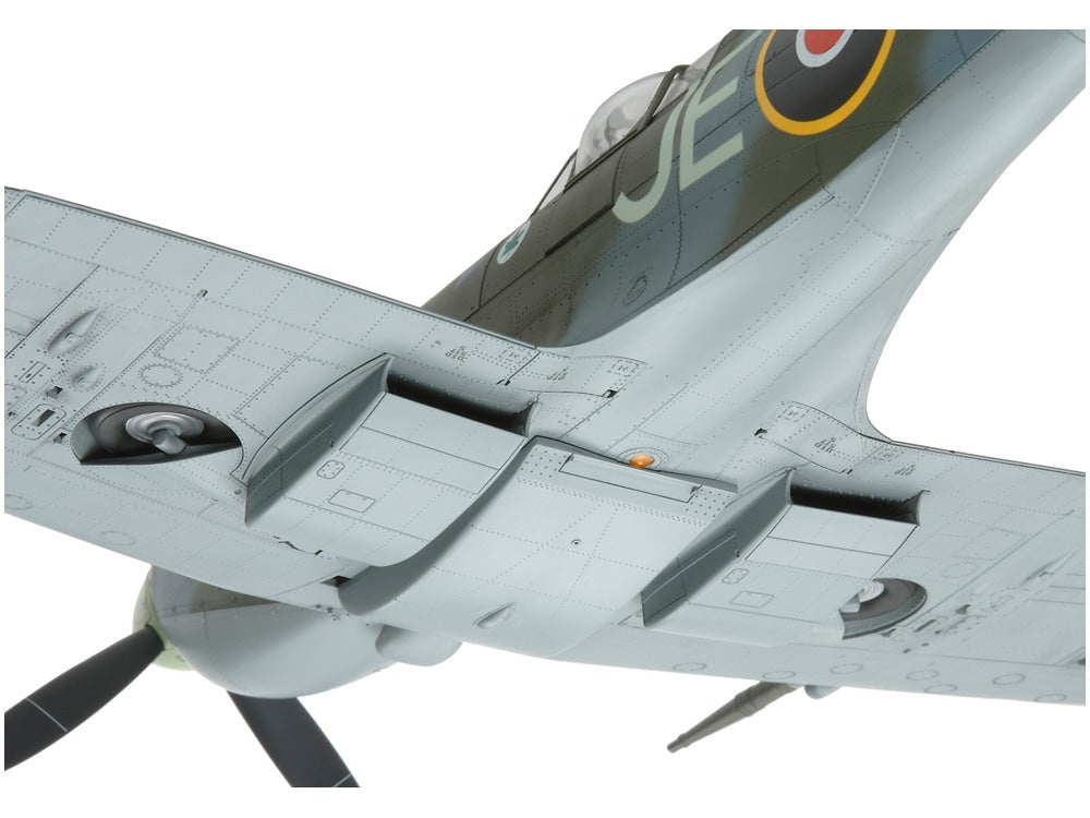 Spitfire Mk.IXC 1/32 Scale Tamiya 60319
