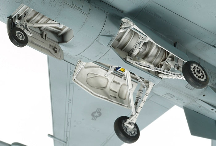 F-16CJ Fighting Falcon 1/72 Scale Tamiya 60786