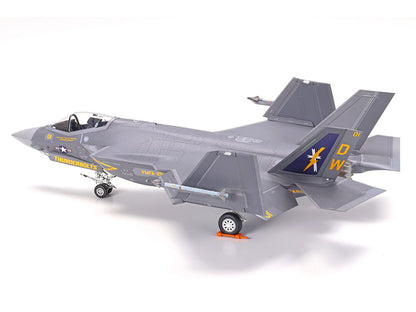 Lockheed Martin F35C Lightning III 1/72 Scale Tamiya 60794