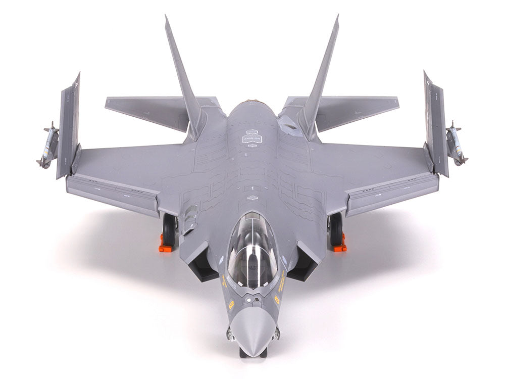Lockheed Martin F35C Lightning III 1/72 Scale Tamiya 60794
