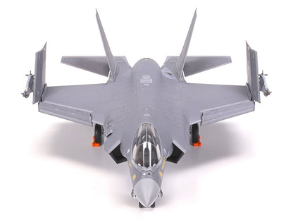 Lockheed Martin F35C Lightning III 1/72 Scale Tamiya 60794