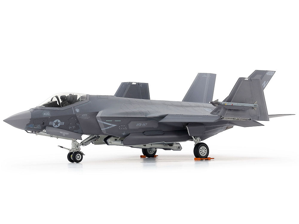 Lockhead Martin F-35C Lightning II1/48 Scale Tamiya 61127