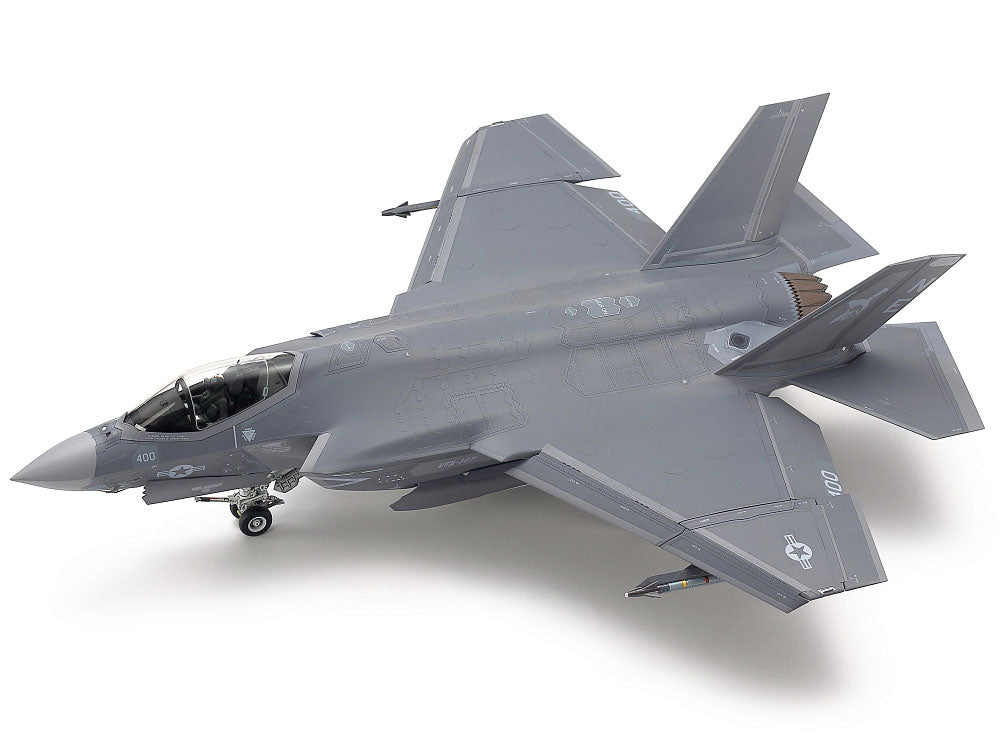 Lockhead Martin F-35C Lightning II1/48 Scale Tamiya 61127