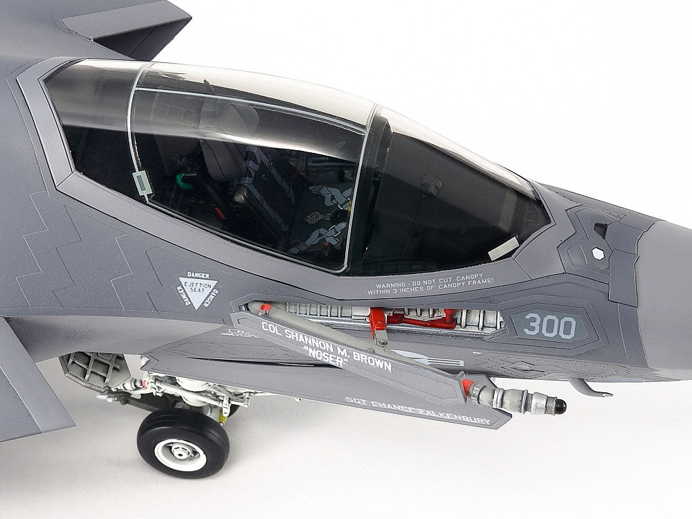 Lockhead Martin F-35C Lightning II1/48 Scale Tamiya 61127