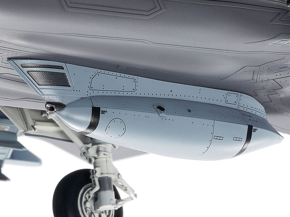 Lockhead Martin F-35C Lightning II1/48 Scale Tamiya 61127