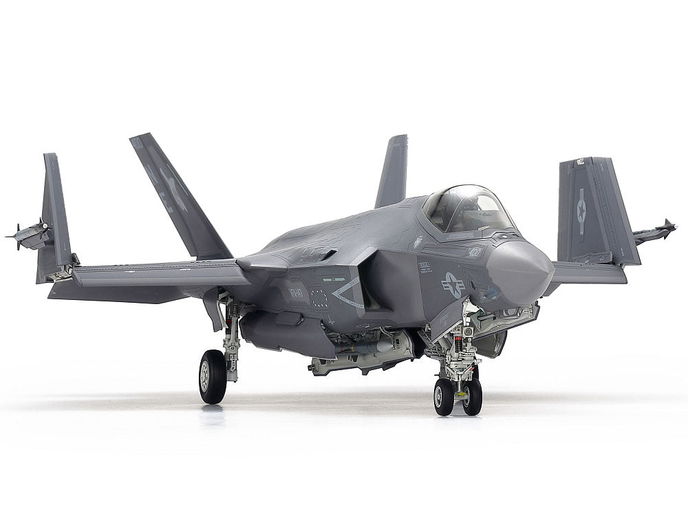 Lockhead Martin F-35C Lightning II1/48 Scale Tamiya 61127
