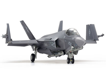 Lockhead Martin F-35C Lightning II1/48 Scale Tamiya 61127