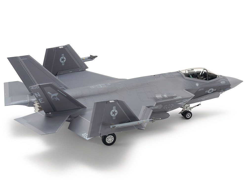 Lockhead Martin F-35C Lightning II1/48 Scale Tamiya 61127