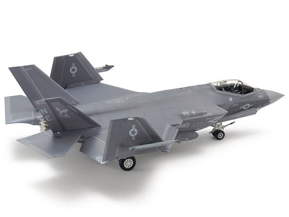Lockhead Martin F-35C Lightning II1/48 Scale Tamiya 61127