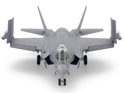 Lockhead Martin F-35C Lightning II1/48 Scale Tamiya 61127