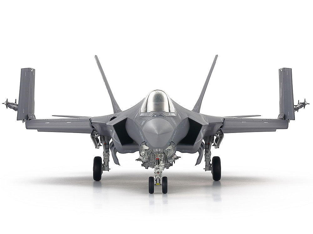 Lockhead Martin F-35C Lightning II1/48 Scale Tamiya 61127
