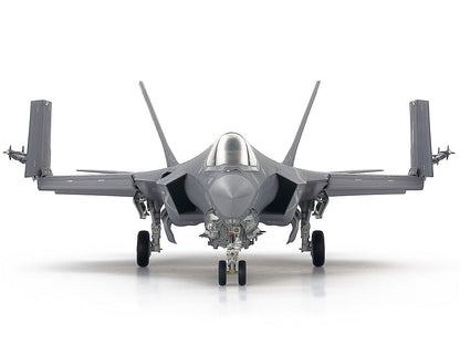 Lockhead Martin F-35C Lightning II1/48 Scale Tamiya 61127
