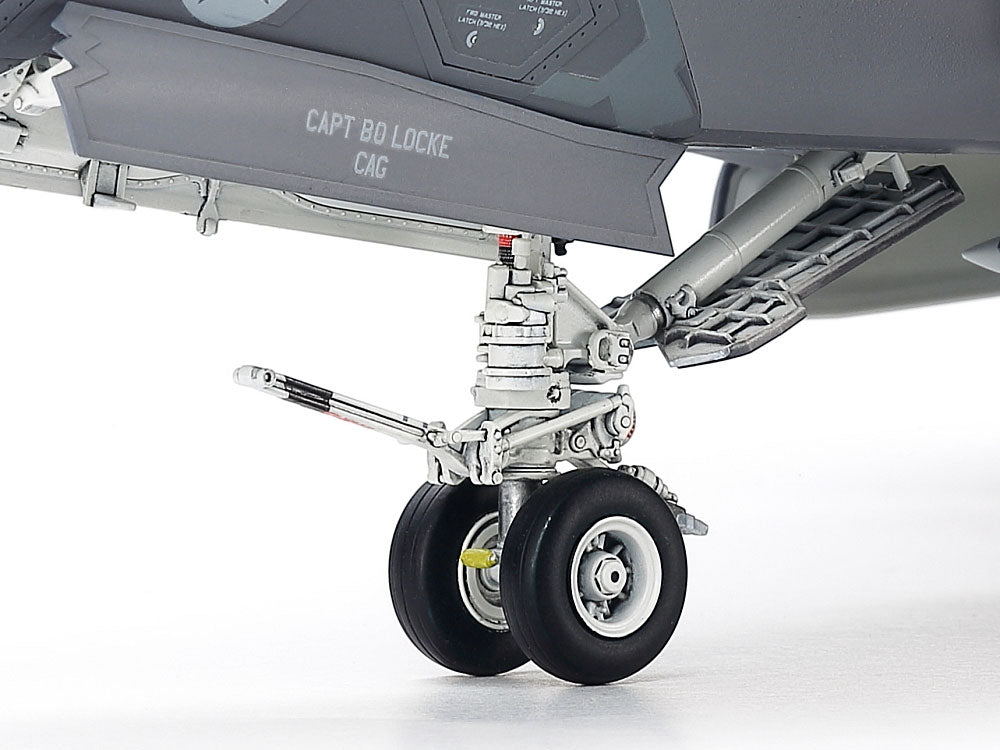 Lockhead Martin F-35C Lightning II1/48 Scale Tamiya 61127