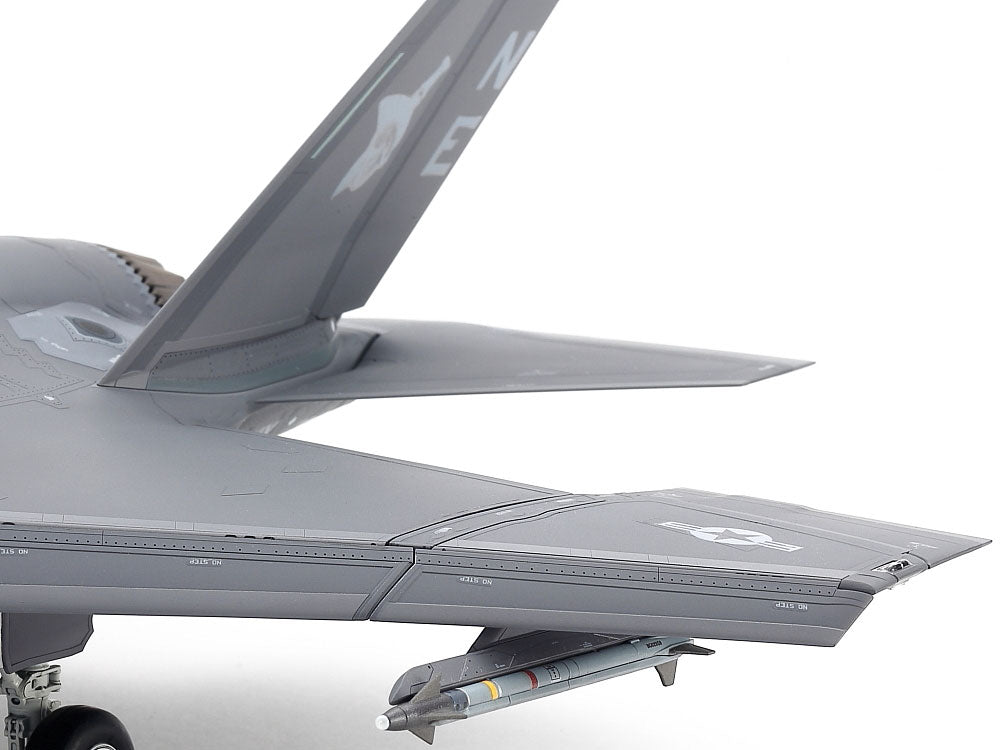 Lockhead Martin F-35C Lightning II1/48 Scale Tamiya 61127